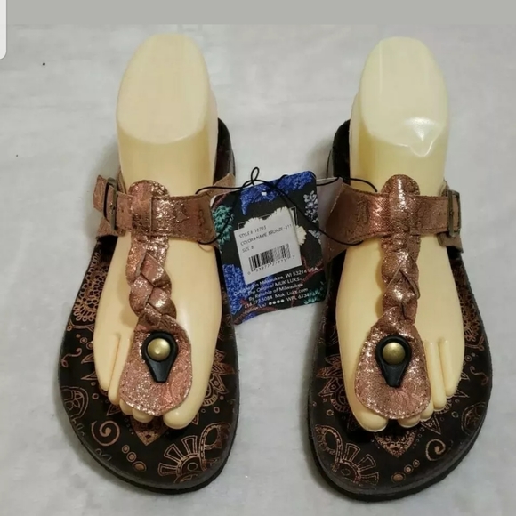 MUK LUKS Thong Sandals Memory Foam Insole - Picture 2 of 8